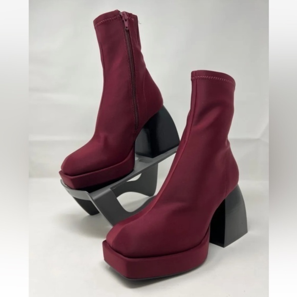New Jeffrey Campbell Dauphin Wine Square Toe Boot size 7